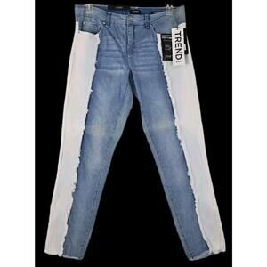 JONES NY~Woman Size 10/30~Blue/White Lexington Skinny Crop Jeans Trend Alert NWT